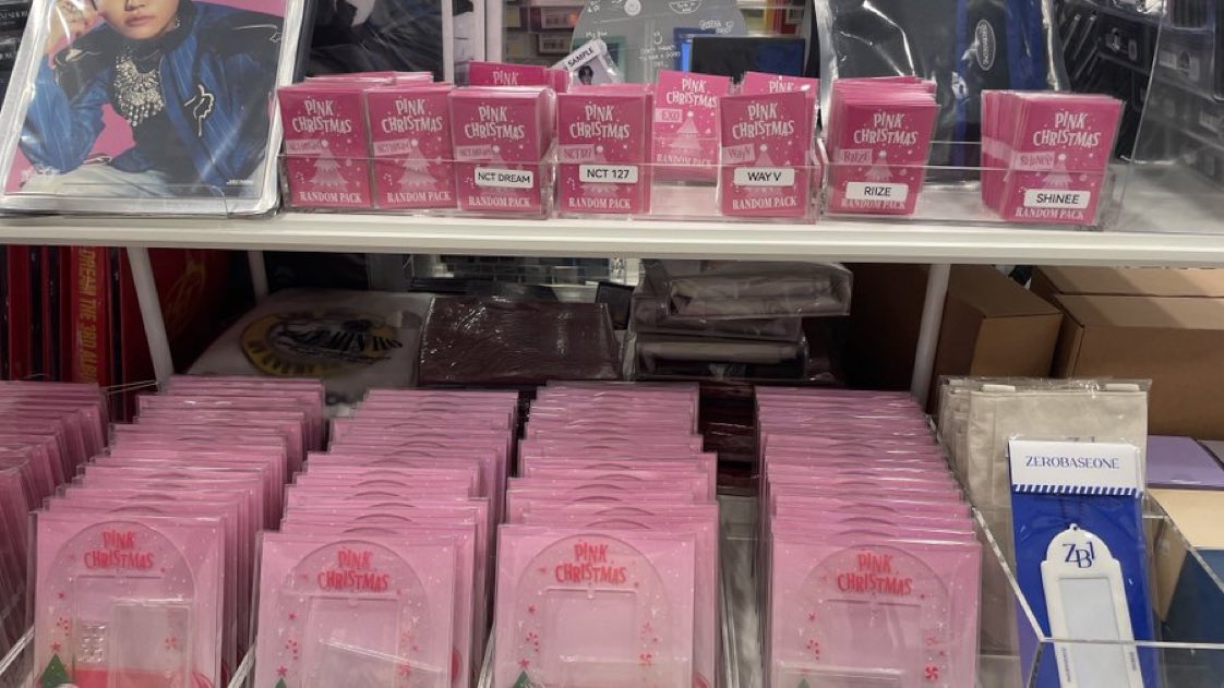 Kkugisell's tweet photo. 핑크 크리스마스 트레이딩 카드 전송 판매 
Sell pink christmas SMartist md offline purchase 

Order dm or https://t.co/Hzv4gja5DA

판매 구매 이체 대행 송금 창고 한국 서비스 wts 엘프 소네 엑솔 superjunior snsd shinee exo redvelvet nct127 nctdream wayv aespa riize https://t.co/SoEFL5JjxC