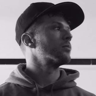 quackgyver's tweet photo. @RyanPhillippe Explain yourself. https://t.co/HzGI8oUpcf