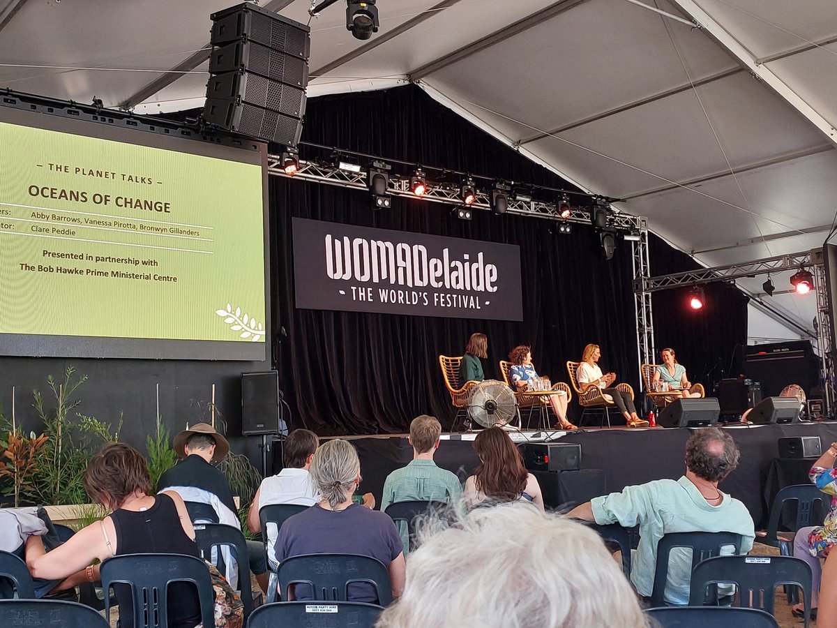 Kicking off a warm WOMAD day with amazing Planet Talks featuring @BronGillanders 👏👏 @environmentinst