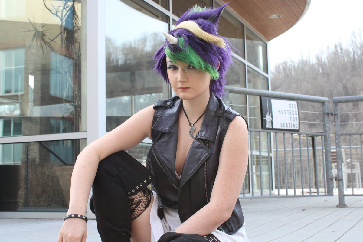 Some punk love tonight with Rarity, I'm nearly finished with a cute as f☆ck bunny suit for a new rendition of this cosplay.

If you wanna hear more about this cosplay, check out my blog post about it.
starfallcosplay.com/post/punk-rari…