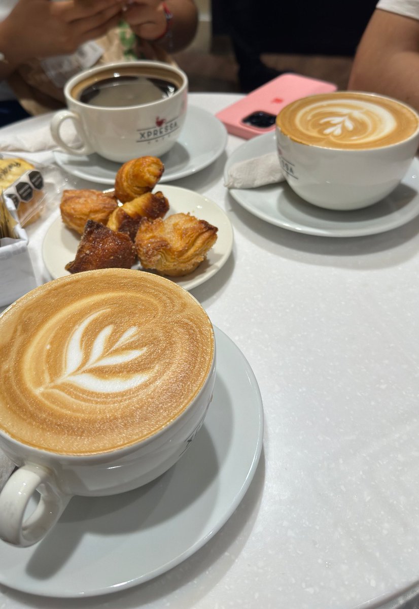 imaranxa's tweet photo. Que plan tan lindo el tener cafecito, pan y mucha plática con tus amigas https://t.co/lzqBmRGNGX