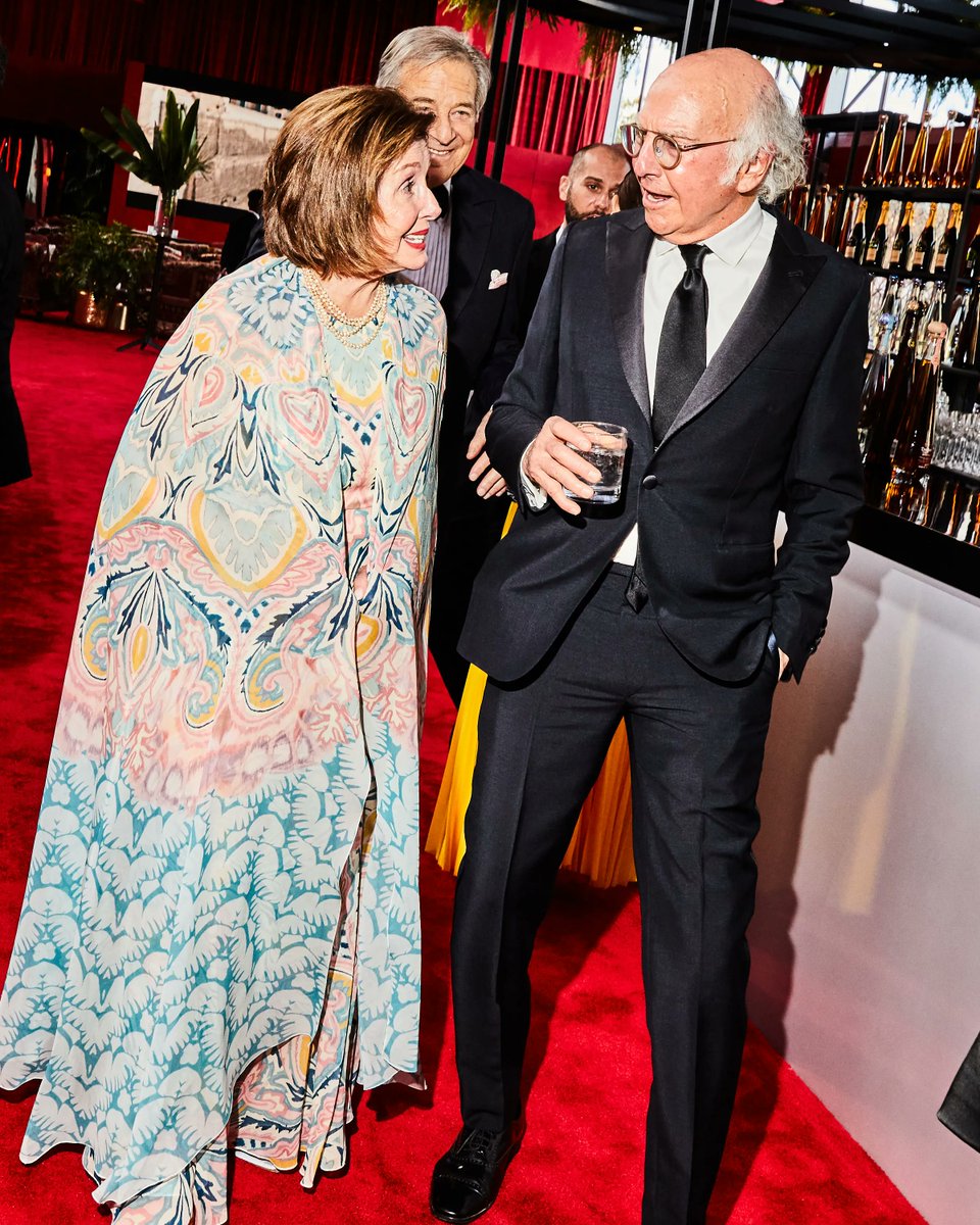ProManimalUnity's tweet photo. Larry David stuns in new photos from the 2024 Vanity Fair Oscar Party https://t.co/kVblNKmufK