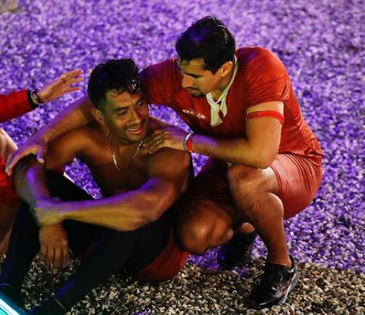 ToritaRojaH's tweet photo. Me encanta como maduraron, el apoyo que se dieron y la amistad que formaron después de aquella dura temporada 😭 Gracias Pulido
Y Felicidades Cápita Araujo.

SON UNOS CHINGONES 

HELIUD NUESTRA LEYENDA
PATO BICUACKMPEON https://t.co/kuKqPRs0dc