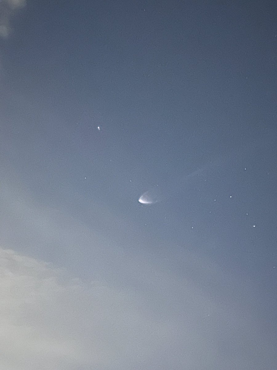 BlockForScifres's tweet photo. Meteor over Los Angeles https://t.co/FFSyrV8cLi