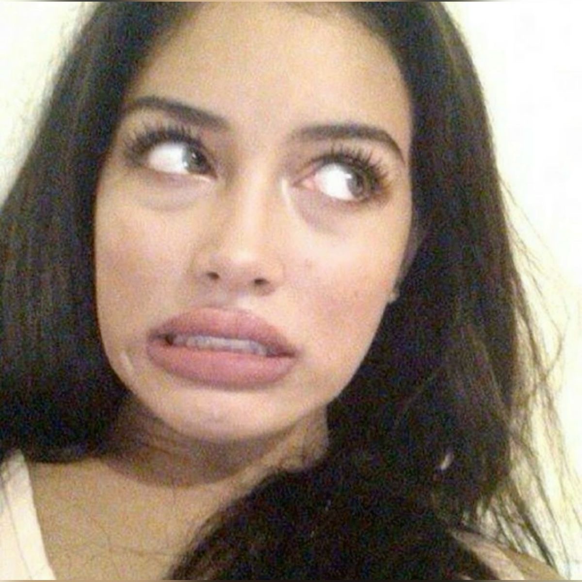 erenspader's tweet photo. "i want to be a classy girl" says the girl who uses the words "trippin" "lowk" and cusses daily https://t.co/5vhWMA5a2u