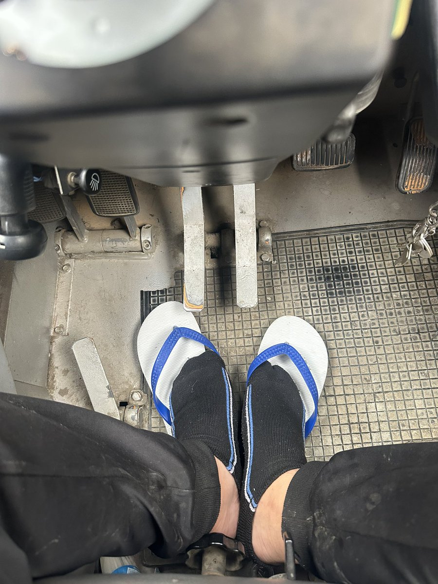 下雨天 認命上班