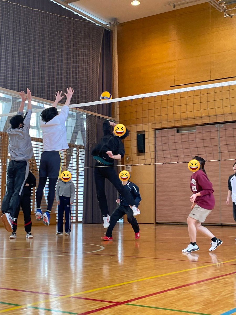 rough__volley's tweet photo. #春から東北大　#春から宮教　#春から宮学　の皆さん合格おめでとうございます！東北大を中心としたバレーボールサークルroughでは、仙台の大学生が集ってバレーボールを行っています！
大学や経験を問わずみんなで楽しんでいるので、4月からの新歓期間、ぜひ一度体験・見学にお越��ください！ https://t.co/IPDA00dYvR