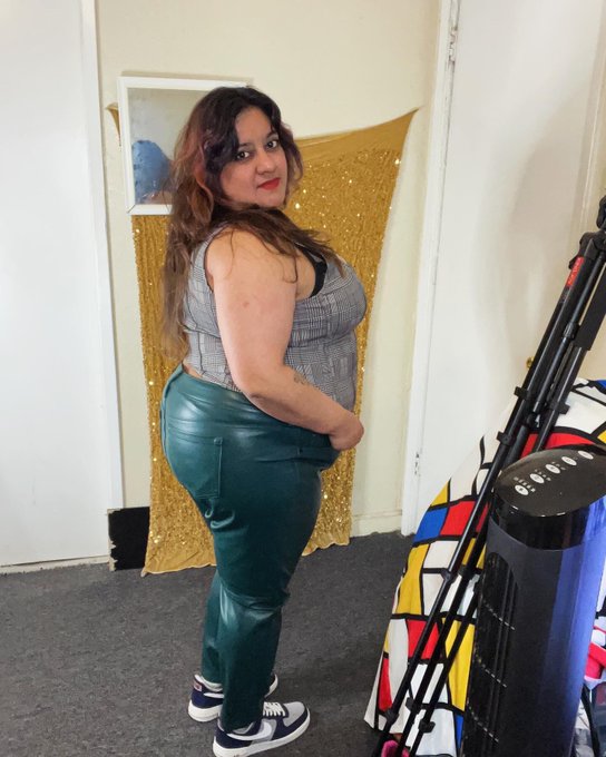 Outfits for a potential torrid haul YouTube clip! Plus one with my bra showing lol hope y&rsquo;all&rsquo;s day was<a href="/tag/clips4sale"class="tags"><span>#clips4sale</span></a>