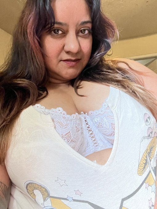 Outfits for a potential torrid haul YouTube clip! Plus one with my bra showing lol hope y&rsquo;all&rsquo;s day was<a href="/tag/bbw"class="tags"><span>#bbw</span></a>