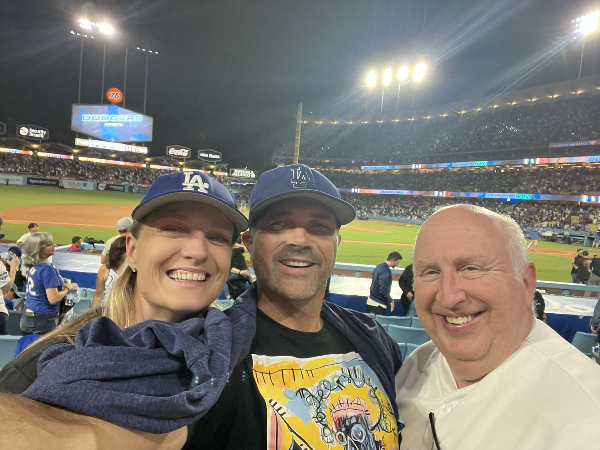 VcVoid's tweet photo. @teachingcrypto @OracleHershiser @NVIDIAGeForce @GnusAi Big Dodgers Fan. My mom’s cousin built Chavez Ravine. #TrueBlueCrew #dodgers https://t.co/aOqBCAYINj