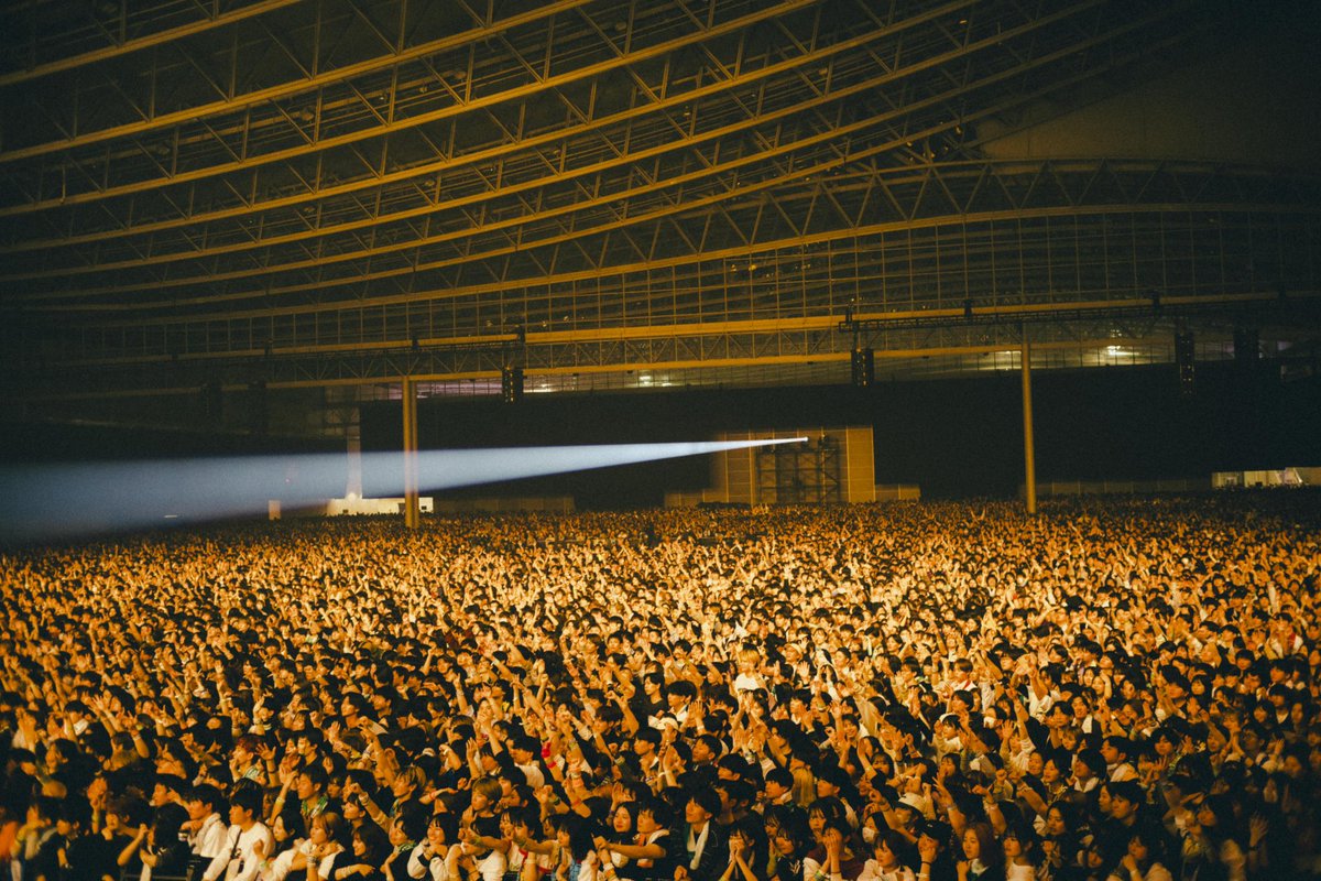 go_go_vanillas's tweet photo. 2024.3.10
幕張メッセ 国際展示場 9～11ホール

DREAMS TOUR 2023-2024 FINAL

「MAKE YOUR DREAM」

ロックバンド最高！！
まさに夢のような美しい日をありがとうございました！！

また新たな夢の舞���でお会いしましょう！！！

#バニラズ幕張 https://t.co/gxTPYZ6zIl