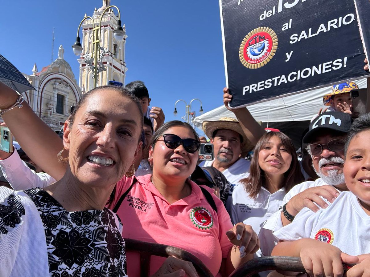 SUFRAGIOrevista's tweet photo. @Claudiashein CANDIDATA a PRESIDENTA de la república 🇲🇽 estuvo en #Tehuacán, #Tepeaca y #Cholula;  en sus eventos destacaron trabajadoras y trabajadores adheridos a la @CTMPuebla y su líder @leobardosoto  pidiendo #SEMANA de 40 HORAS, #REDUCCIÓN del ISR y #AGUINALDO de 30 DÍAS https://t.co/YX8N63iSk5