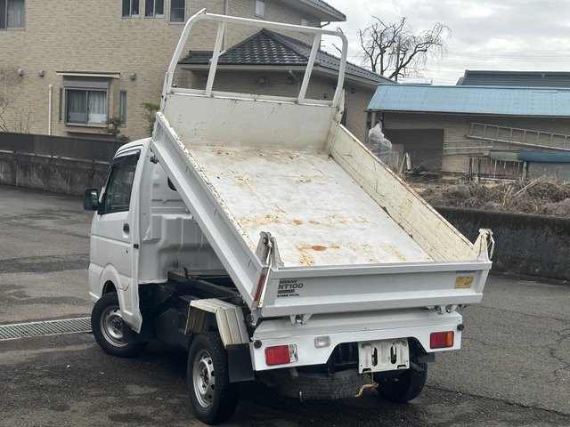 homelander_4's tweet photo. NT100クリッパー ダンプ1年保証付 4WD デフロックローン対応可 (頭金0円、月々5千円から可、最低金利、) 下取り可 110万円  #分割 #自社ローン #オークション代行 #車売ります #車買います #車 #愛車 #車好き #車好きと繋がりたい #軽自動車 #格安自動車 #軽ダンプ #ダンプ #クリッパー #仕事車 https://t.co/QfWI1xuMSk