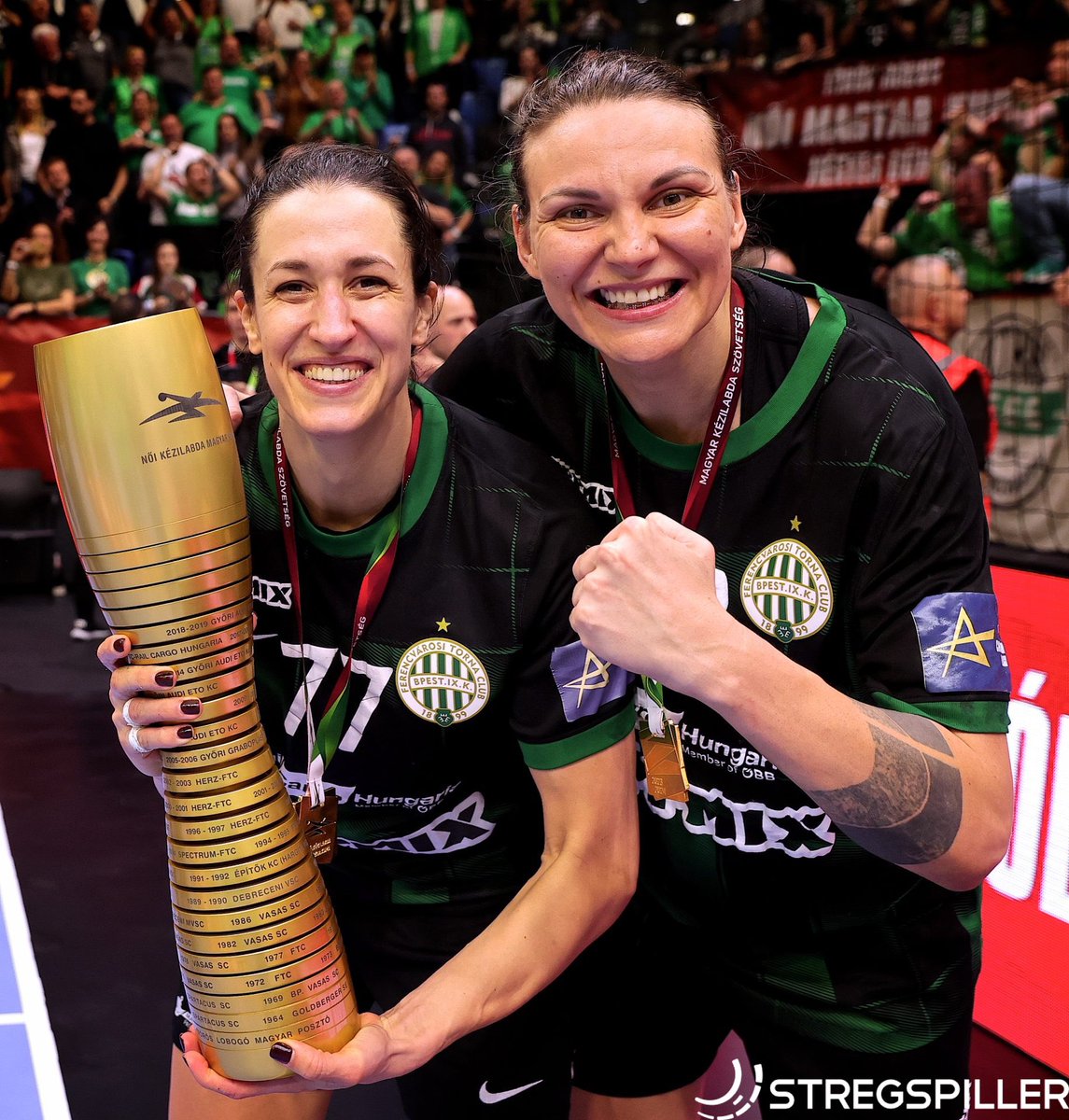 stregspiller's tweet photo. Again! FTC Railcargo win the Magyar Kupa for a third time in a row.
Trailing by five goals early on @EmilyBoelk & Co. clawed themselves back in the game and ran away with another title. #GYOFTC 23:25 (13:11)
#handball https://t.co/teTaABmFMt