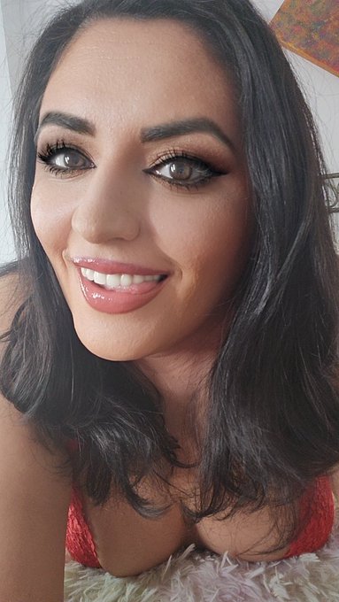 Hey loves, in 1 h I will be #online #live  I've missed you a lot🫶 https://t.co/g46UK0IJsz<a href="/tag/online"class="tags">#online</a><a href="/tag/live"class="tags">#live</a>