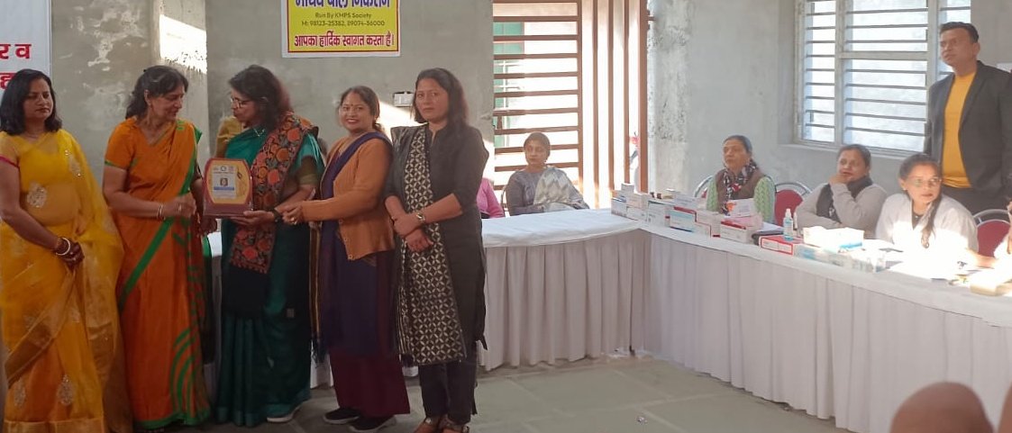 HaryanaPMC's tweet photo. @MahilaCongress की राष्ट्रीय अध्यक्ष @LambaAlka
जी  #HaryanaPMC ऑब्जर्वर #ShivaniThapliyalMishra जी व HPMC अध्यक्ष @SudhaHpmc जी दिशा निर्देशअनुसार #Kurukshetra में शहरी जिला अध्यक्ष निशि गुप्ता ने #नारी_न्याय_सम्मान_समारोह किया https://t.co/IxDFM5TOih
