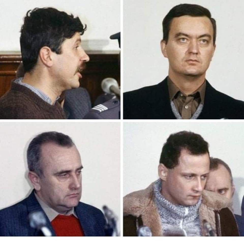 Protazy312's tweet photo. @mmalemt @Tysol pogrzeb będzie świecki z honorami? https://t.co/i5yCrMmsjX