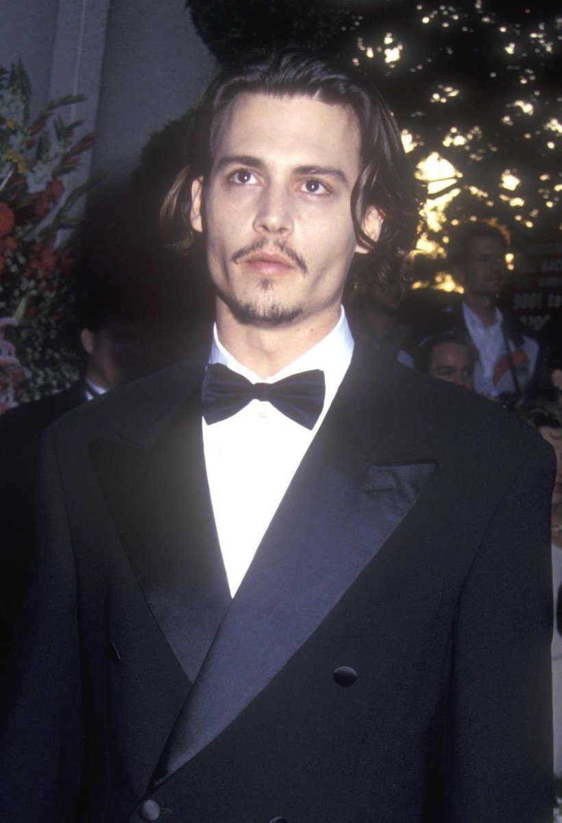 Johnny depp at the  #Oscars  1994
It was the finest look of him