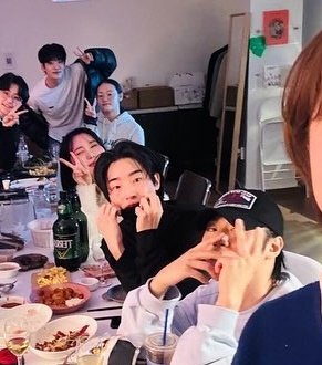 angelmon_Pp's tweet photo. 알겠어 무슨사이인지안물어본다구;;;;; https://t.co/dqyVCgPCvY