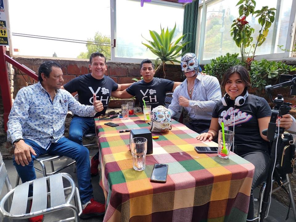 xelhualuchador's tweet photo. 🙏 Muy agradecido con mis amigos de @vivecholula por esta increíble entrevista recorriendo la bella y majestuosa Cholula 🙌💯 https://t.co/7BLKqtFxjC