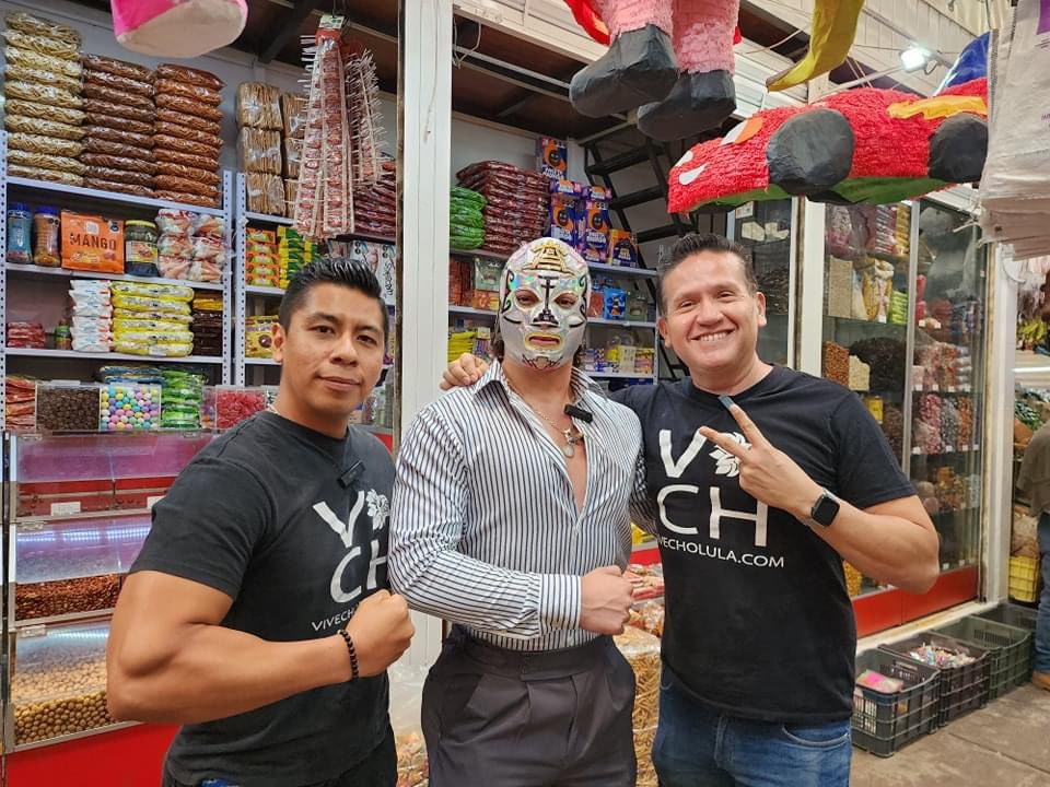xelhualuchador's tweet photo. 🙏 Muy agradecido con mis amigos de @vivecholula por esta increíble entrevista recorriendo la bella y majestuosa Cholula 🙌💯 https://t.co/7BLKqtFxjC
