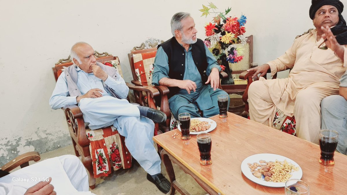 Colabid_mehmood's tweet photo. چک نمبر 5 اے ایچ میں آج ریٹائرڈ کرنل عابد محمود کھگہ صاحب اور پیر حسنین صاحب کی آمد۔ تمام پی ٹی آئی ٹائیگرز اور ووٹرز کا شکریہ ادا کیا۔ https://t.co/Tm8ikEeC5C