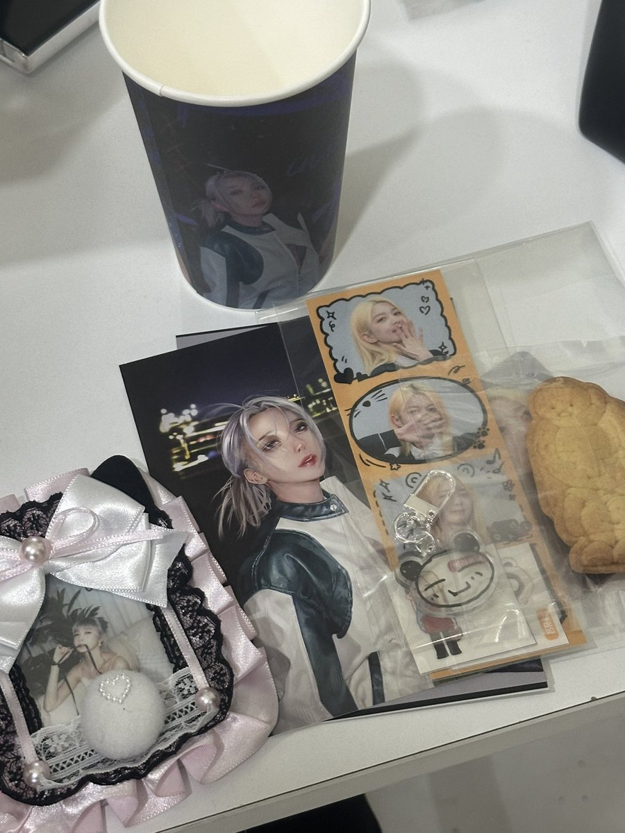 천재 트친의 생카 다녀왔어요~~
#말랑곰돌도_ROCK이다
#happyDAMIday