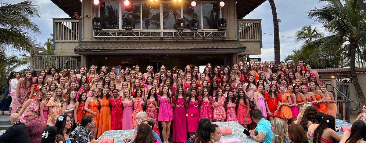 Blessed to be spending part of the week in Honolulu with the @BridgelandCFISD Belles! They enjoyed a luau tonight that had lots of #CFISDspirit with the @CyWoods212 Cadettes and @CyRanchHS Classics! 🌺 🏝️ 🥥 🌸