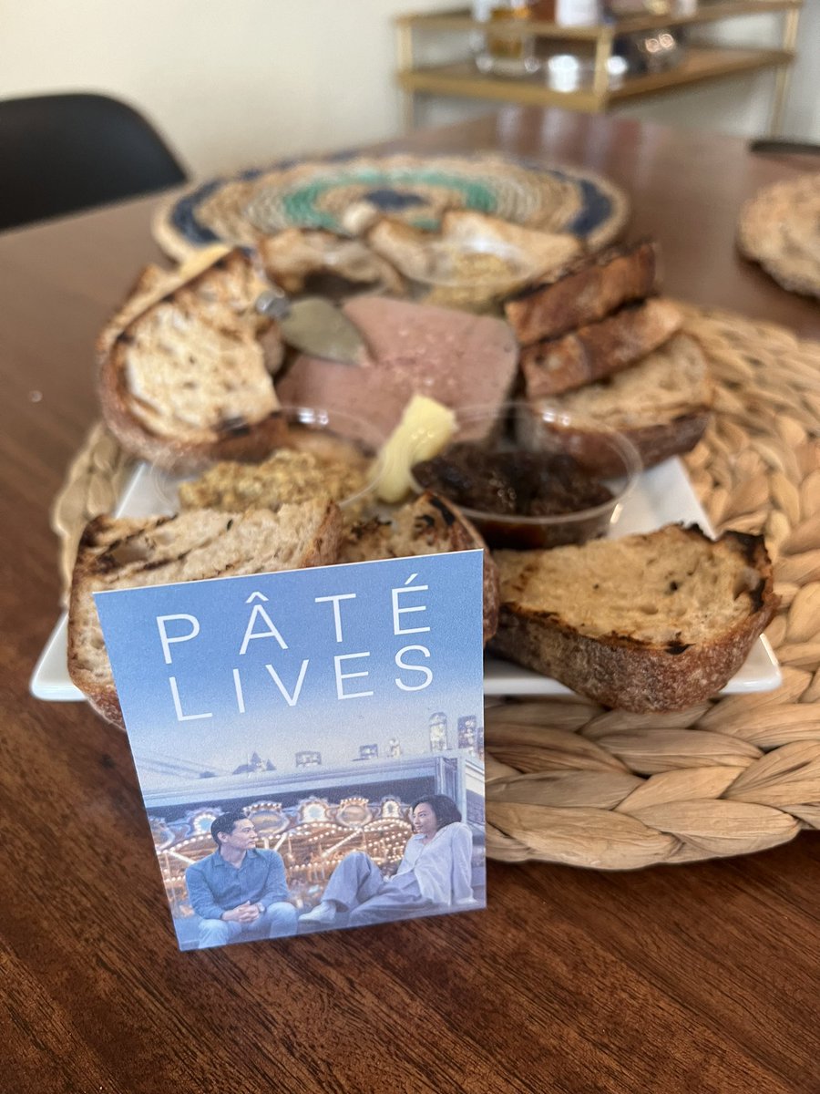 Regina 🍿 tweet media