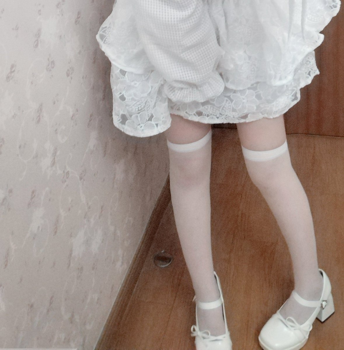 xiaolingya0's tweet photo. 有喜欢白丝的嘛？
接线下非绿  站街咯～ https://t.co/uPNwI86Y0Z