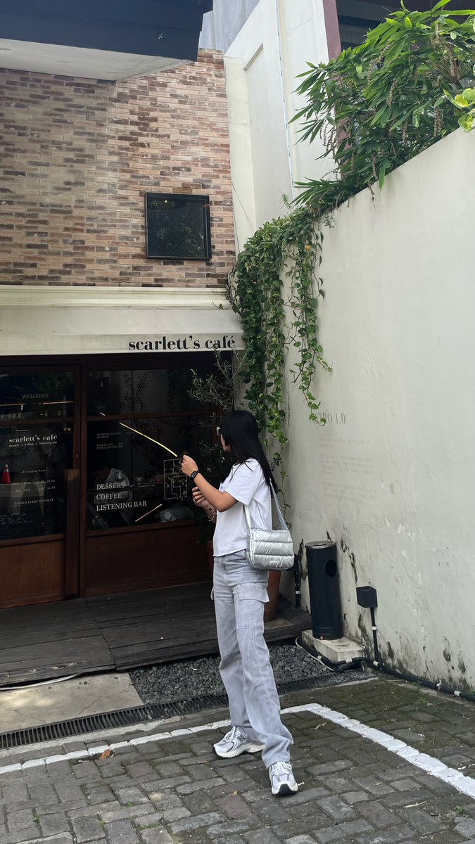 tasyasaskia's tweet photo. Outfit check ~ https://t.co/Z7ZYaRrgIL