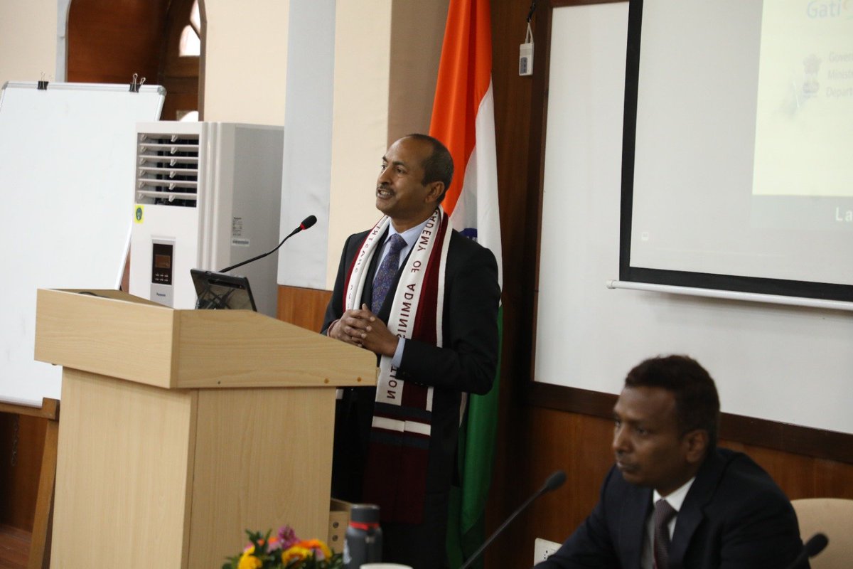 startupindia's tweet photo. Shri @SanjivIRS, Joint Secretary, @DPIITGoI, discussed lifecycle support for startups, citing Startup India, PM-Gatishakti, ONDC, GI tag, EoDB, addressing ecosystem challenges.

@LBSNAA_Official | @DoPTGoI | @ONDC_Official 

#StartupIndia #DPIIT #LBSNAA https://t.co/gGSS6SUlRq