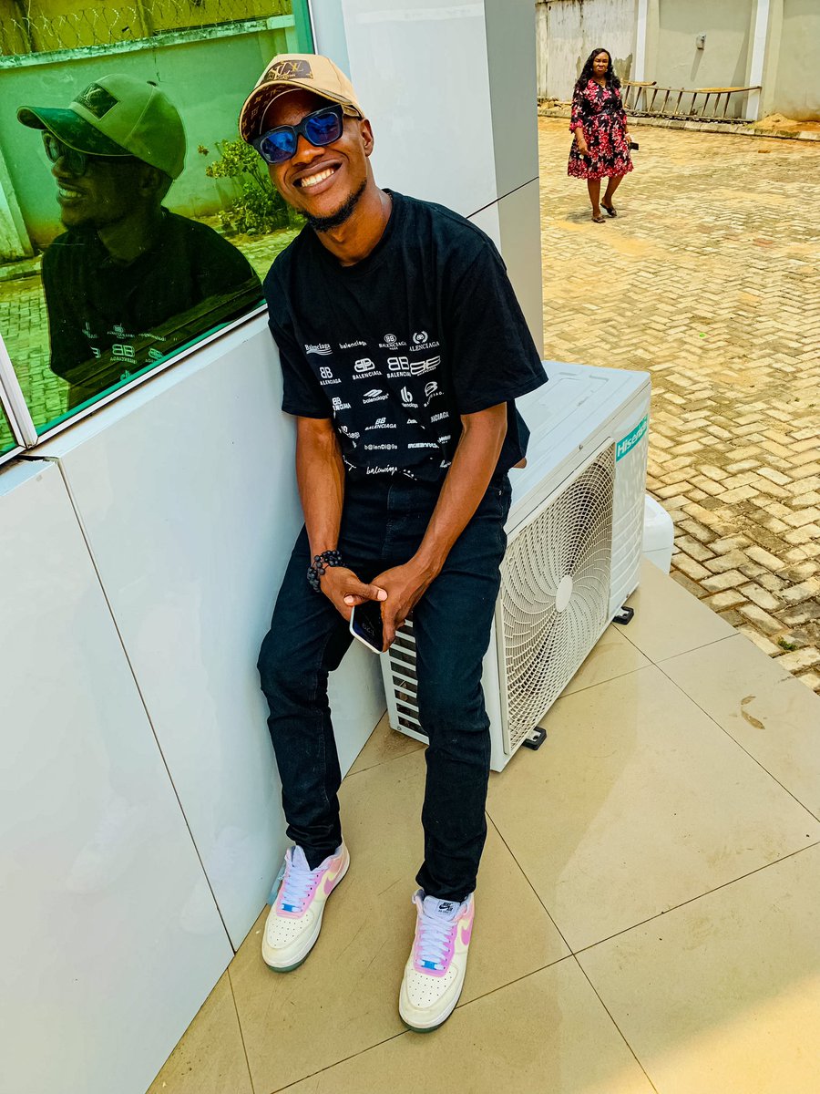 troyhamilton767's tweet photo. Good morning Arsenal fans, Kai Cenat &amp; Davido 
Feels Good been on top 🔝

#IlebayeStandingBreast 
#JoshuaNgannou https://t.co/AnR3DAdhBe