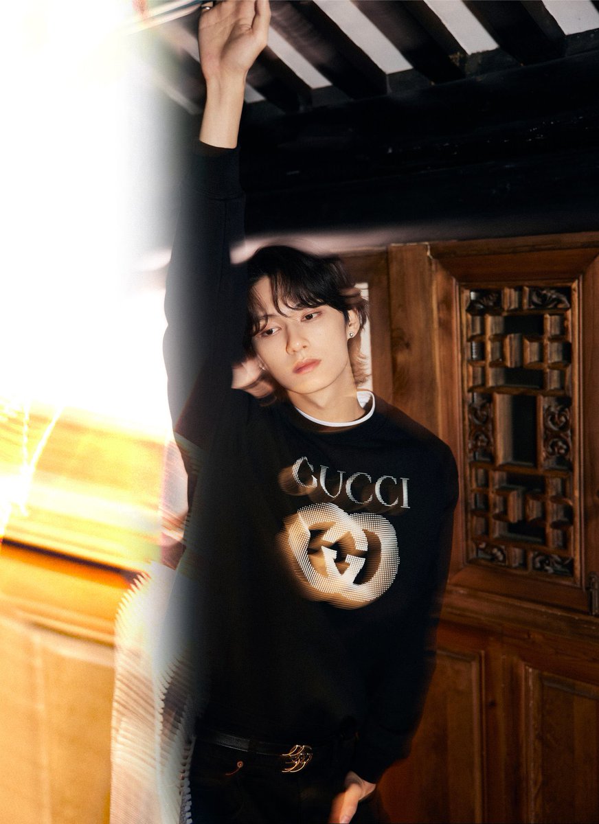 sounds_of_cheol's tweet photo. WEN JUNHUI FOR GUCCI ANCORA

#GUCClxJUN #GucciAncora
#JUN #文俊辉 @gucci @pledis_17 https://t.co/tD1VShGtmW