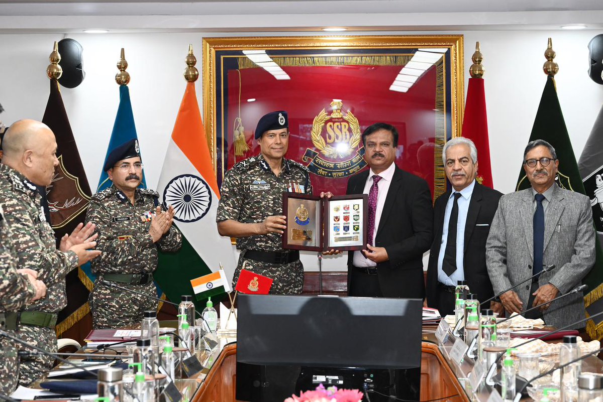 Sashastra Seema Bal and DAV University Join Forces to Educate Children of SSB Personnel

davuniversity.org/news/sashastra…