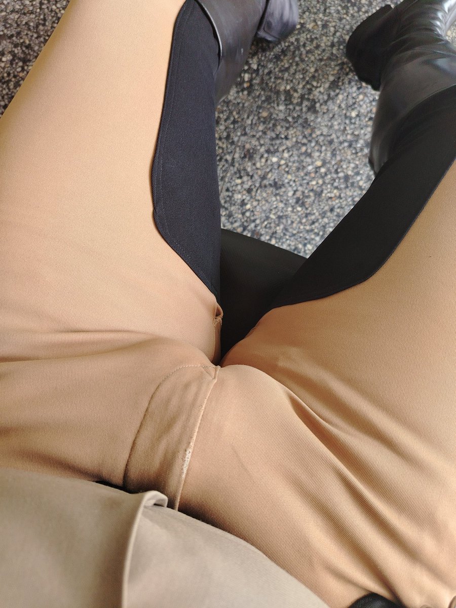 markocachi's tweet photo. Uffff, que calor, quien me ayuda a sacarme el uniforme #crusinglima #cruisinglima #limagay #morbobaños #cruisingperu #crusingperu https://t.co/2FDIwWFnXv
