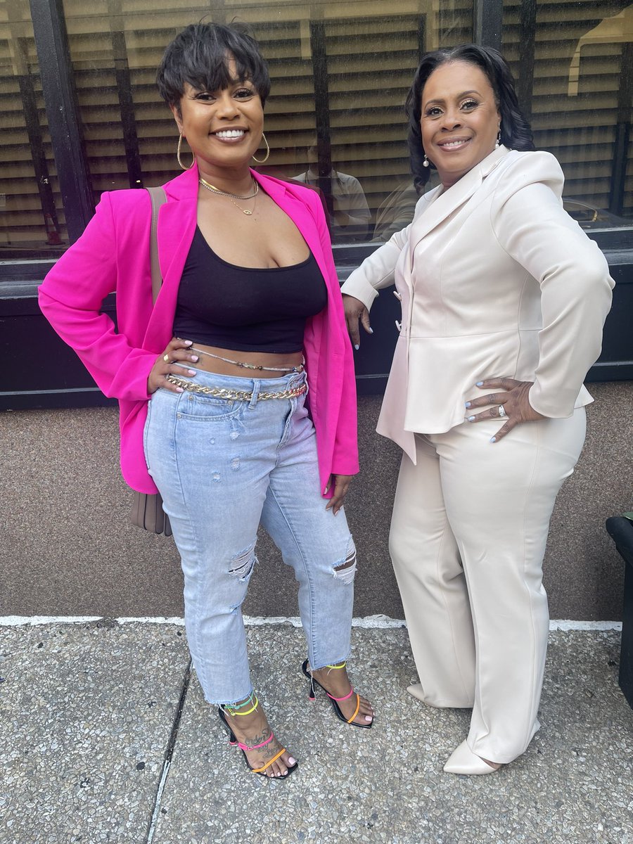 ShayMo_MONEY's tweet photo. did you pass this tweet? the category is pink💕 https://t.co/djKIGkIWLs