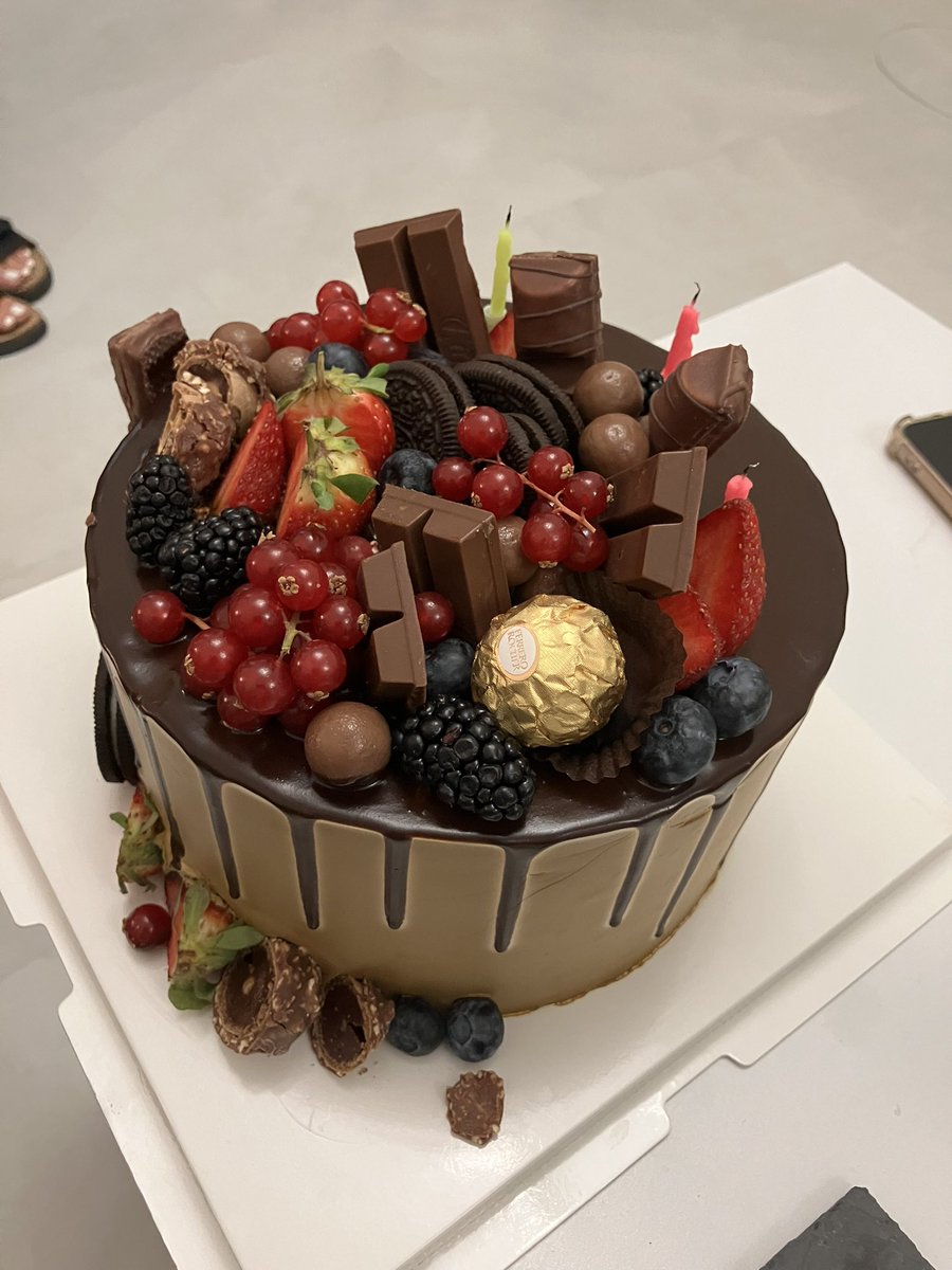 Molly6063's tweet photo. The only word I suppose is ‘YUM’. I could go on and on about the delicious taste of each bite, but that may be rather boring reading! #CakeTalk https://t.co/Th1k6eDPSN
