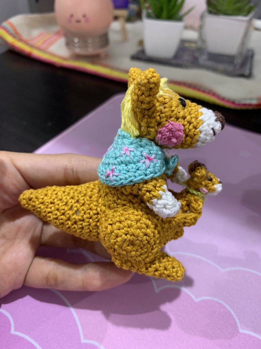Hanami_55's tweet photo. Mama Kangaroo and her baby 🦘✨🩵 #kangroo #Amigurumi https://t.co/Y0AvCl5pMn