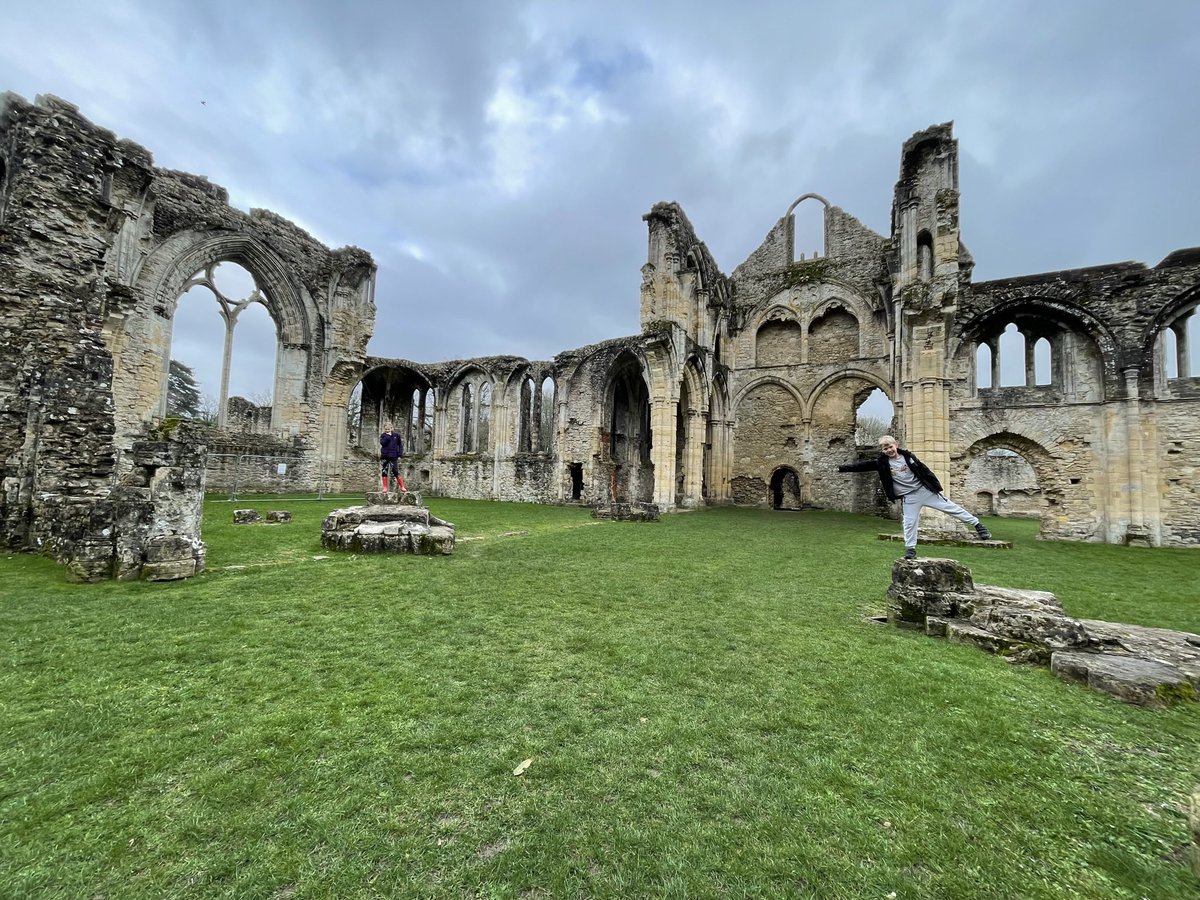 archaeo_ali's tweet photo. Netley Abbey, Hampshire.
The most complete surviving Cistercian monastery in S.England. Founded in 1238 to accommodate monks from Beaulieu. It was dissolved in 1536 & was turned into a Tudor mansion until 1704 when it was sold for building material #MedievalMarch #MedievalMonday https://t.co/UiP8HC4QAl