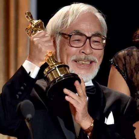 ZakiGhibli's tweet photo. Hayao Miyzaki et le Studio Ghibli remporte l'oscar du meilleur film d'animation pour "Le garçon et le Heron"

Il est le seul réalisateur de film d'animation asiatique de l'histoire à avoir remporté ce prix. C'est historique ✨️🏆 #Oscar2024 https://t.co/4EdGfAvqHE