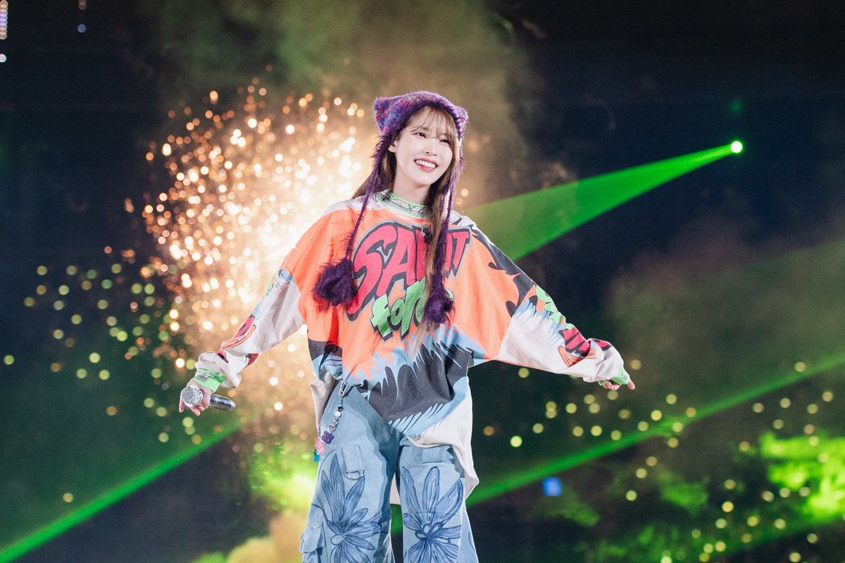 jieunchart's tweet photo. .@_IUofficial breaks her tie with BTS and becomes the artist with the most weeks at #1 on MelOn Weekly Album Chart, with 79 weeks.

#1. IU — 79 weeks
#2. BTS — 78 weeks
#3. BIGBANG — 62 weeks https://t.co/MOJIKogEOQ
