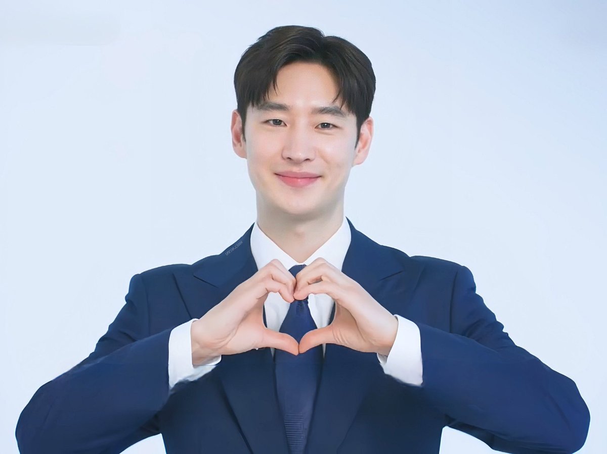 te1chfr0schkdra's tweet photo. 爽やか〜💚
ブランドイメージぴったりなんだろうな✨
#イジェフン #leejehoon #이제훈 #李帝勳 #care1 https://t.co/iVuIP2D4Kc