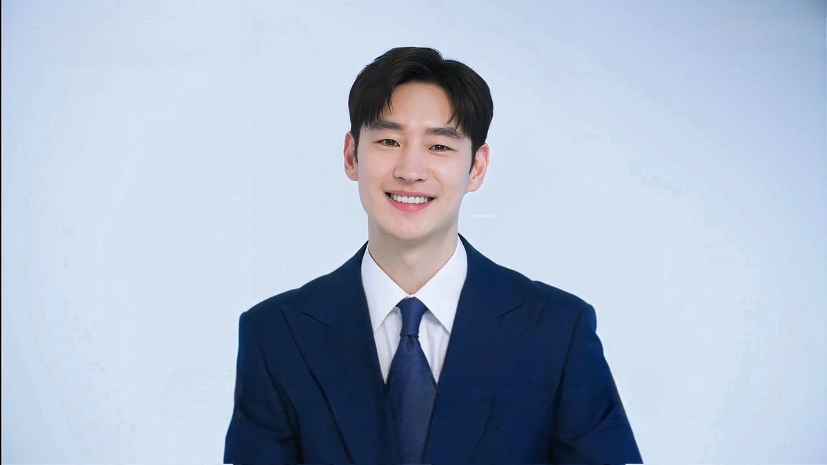 te1chfr0schkdra's tweet photo. 爽やか〜💚
ブランドイメージぴったりなんだろうな✨
#イジェフン #leejehoon #이제훈 #李帝勳 #care1 https://t.co/iVuIP2D4Kc