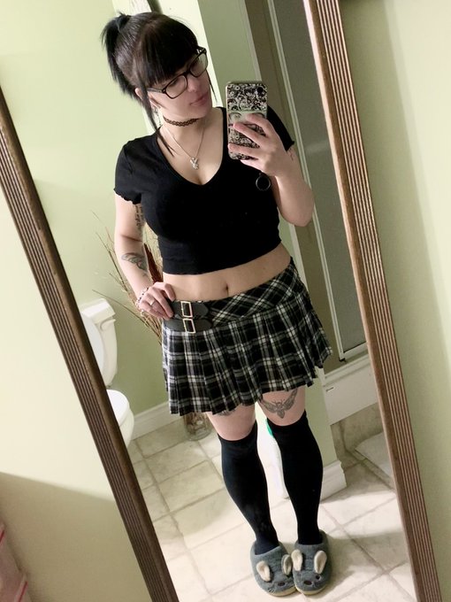 It&rsquo;s my birthday! 🎉  Send me something. 💋  https://t.co/Sa5XmrtKbE https://t.co/9oeFropkb1<a href="/tag/newprofilepic"class="tags"><span>#newprofilepic</span></a>