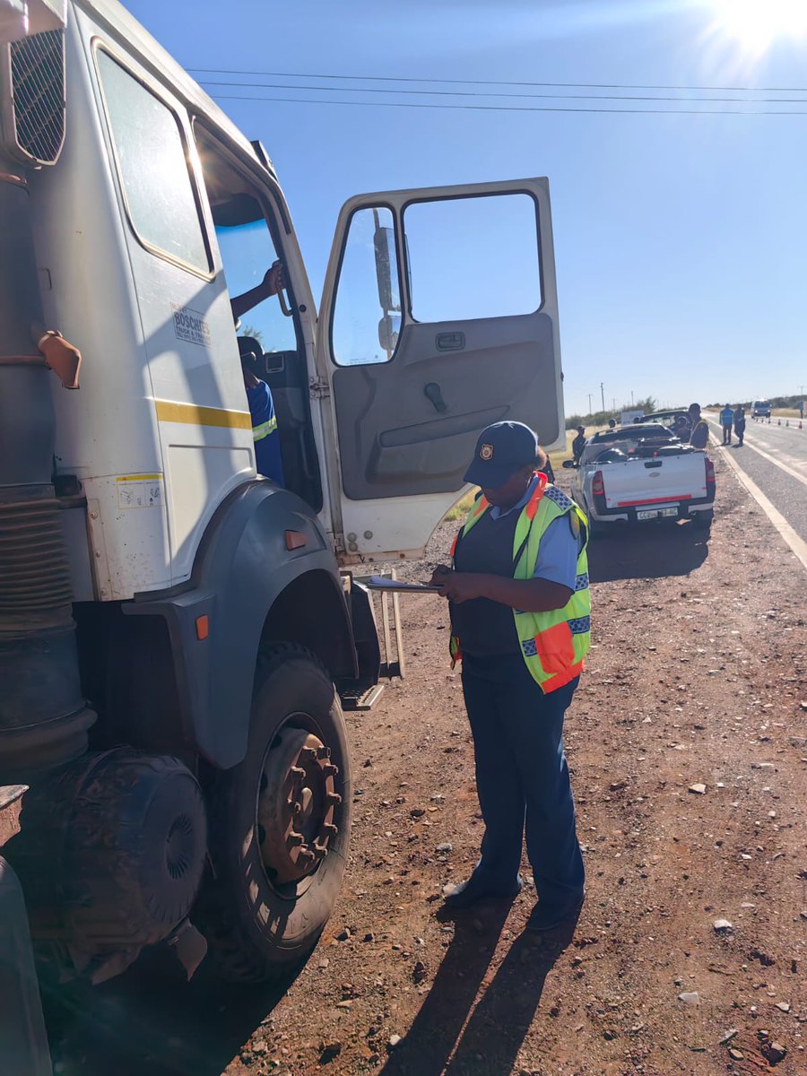 Operation Shanela stamps down the authority of the state by arresting 676 suspects in the Northern Cape  buff.ly/3wQsIww

#ArriveAlive #Operation #Enforcement <a href="/SAPoliceService/">SA Police Service 🇿🇦</a> <a href="/TruckAndFreight/">Truck And Freight</a>