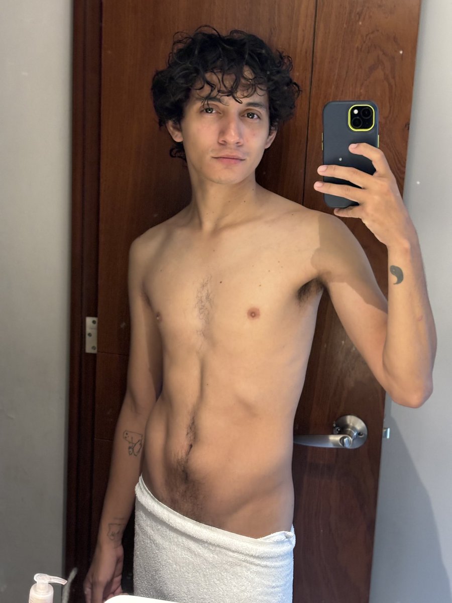 coronelbasic's tweet image. Hello, it’s me… Pues por alguna razón mi cuenta anterior fue banneada. So esta es la nueva y a comenzar de 0.😪