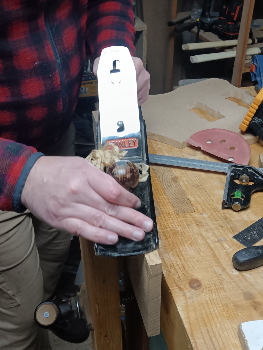 ArdwoodC's tweet photo. Ça rabote ?
#bois #woodworking #ardennes #wip #rabot https://t.co/noURABs3Tg