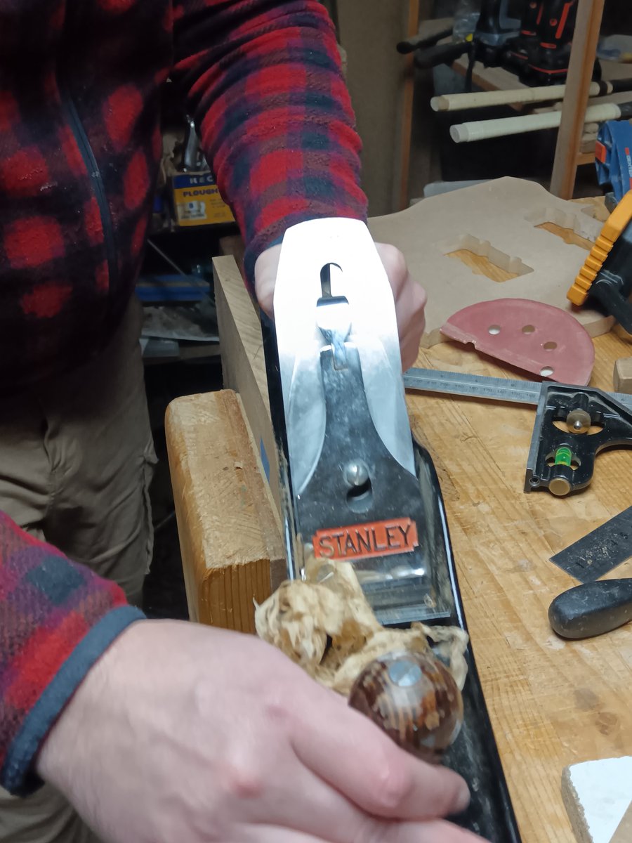 ArdwoodC's tweet photo. Ça rabote ?
#bois #woodworking #ardennes #wip #rabot https://t.co/noURABs3Tg