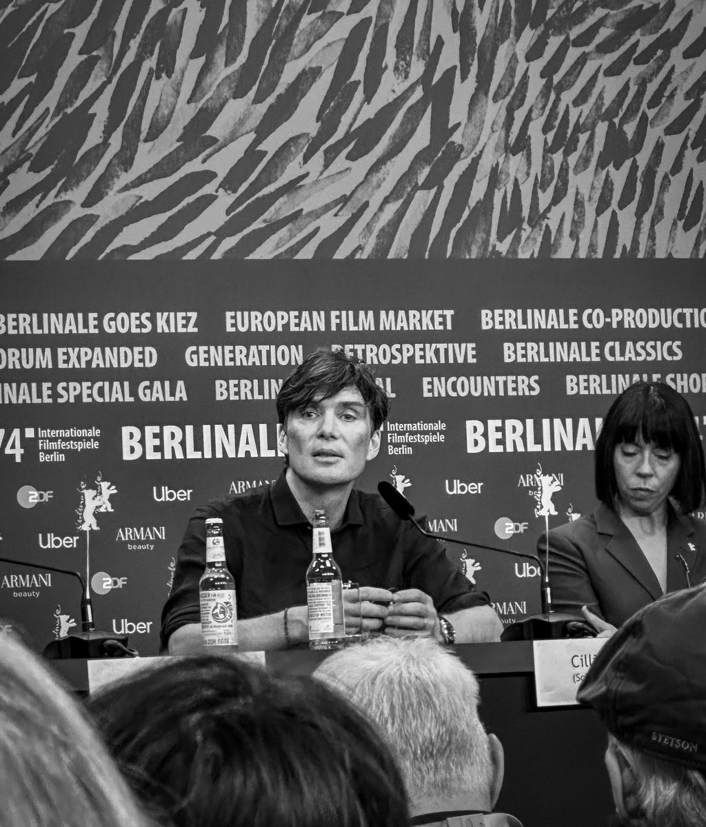 Jay2Ron's tweet photo. Oscar for Oppenheimer:
Nice to have met him at the Berlinale before the Oscar…
Congrats Cillian Murphy

#Oscars #oscars2024 #cillianmurphy #oppenheimer https://t.co/hOA6V4VPCW